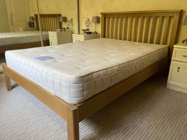 solid-wood-bedframe-matress-double-big-0