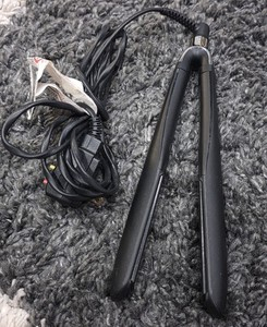 ghd-platinum-hair-straighteners-with-heat-resistant-case-big-0
